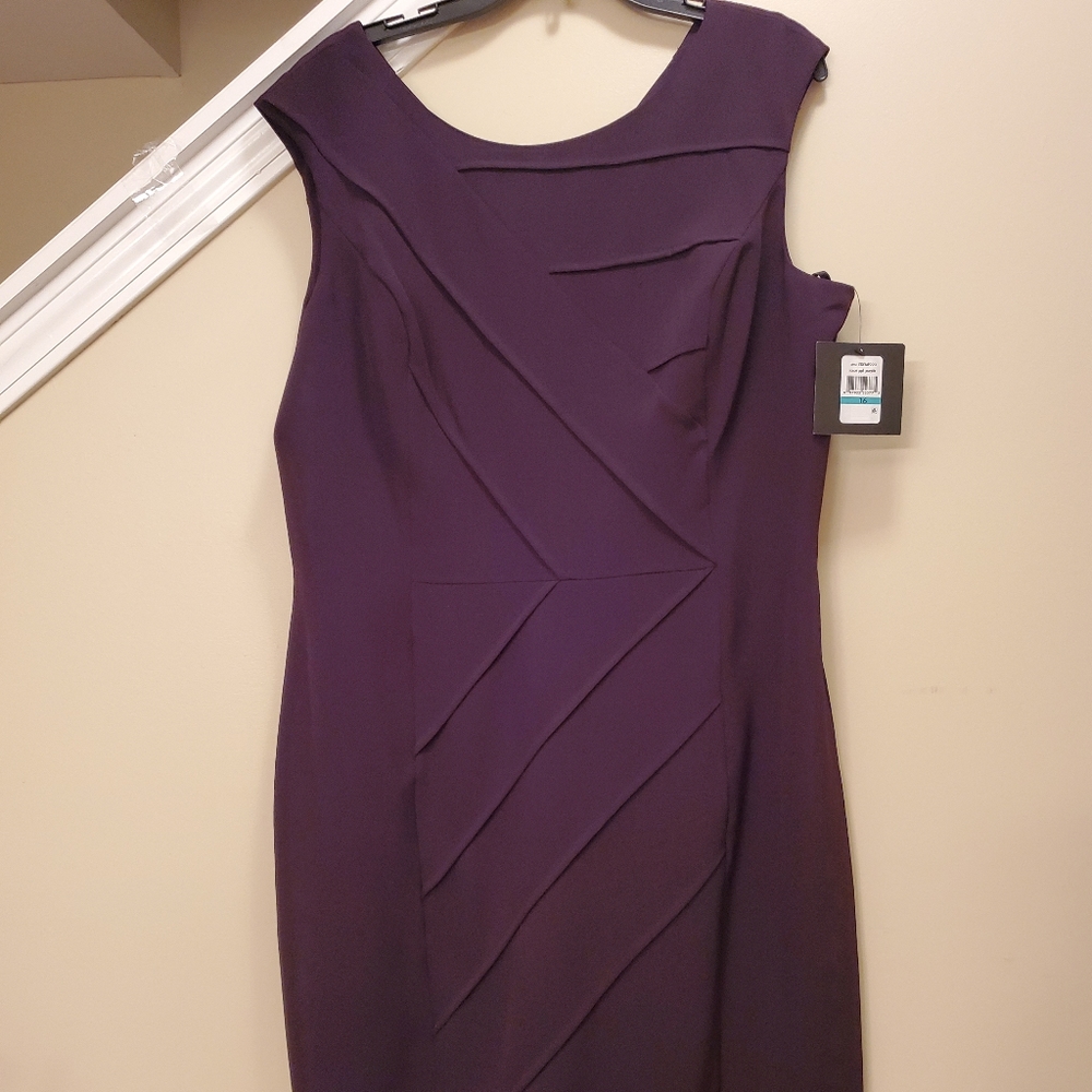 Grape/wine Colored dresswith chevron lines - Picture 3 of 7